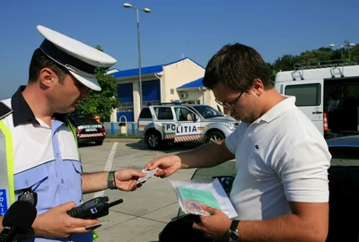 Poliţiştii şi reprezentanţii Companiei de Drumuri vor fi neiertători cu şoferii care s-au obişnuit să circule fără rovignetă
