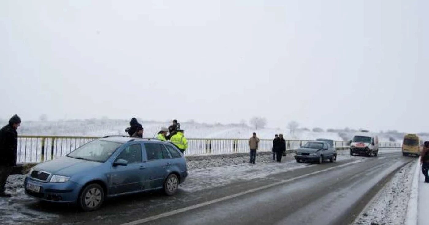 Şoferii trebuie să circule cu atentie pentru a evita accidentele