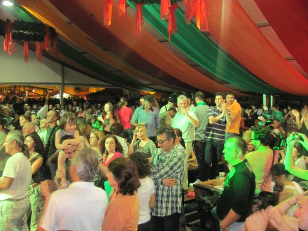 Mii de sibieni s-au strans la Cibinfest