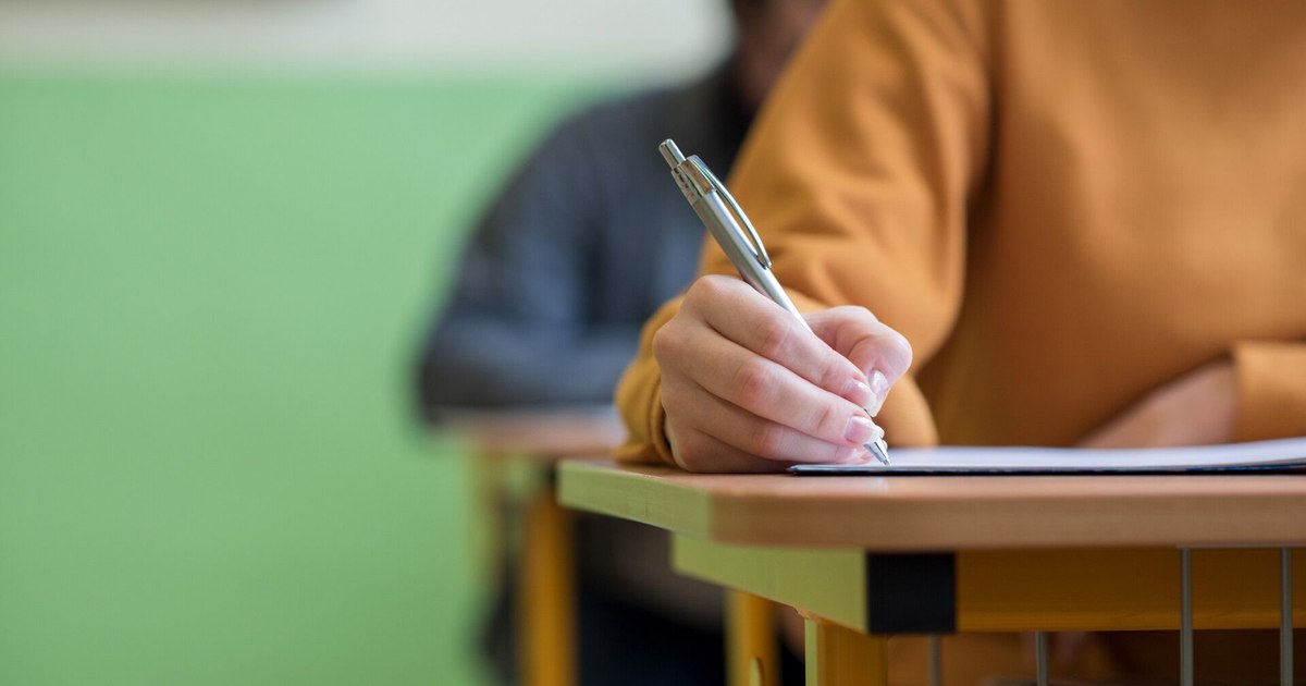 Noile programe de liceu prind contur: ce se schimbă la Istorie și cum ar trebui să arate manualele viitorului