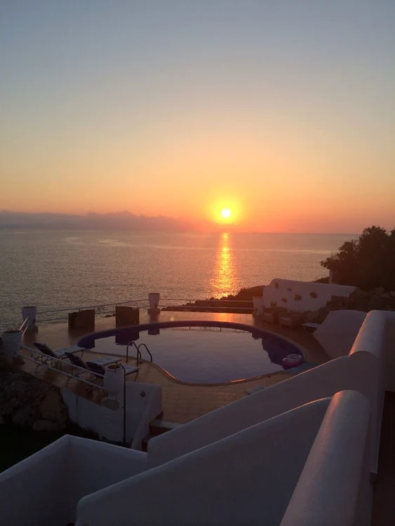 Vila din Creta pe care a închiriat-o Simona şi prietenii ei