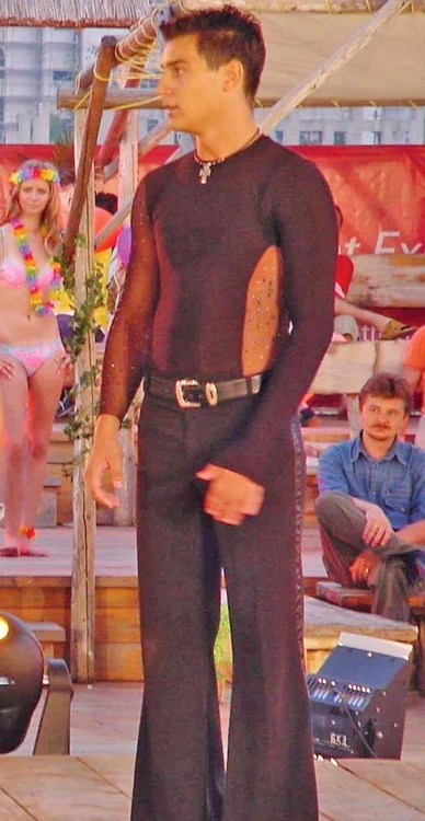 El vrea să fie din nou ca în adolescenţă