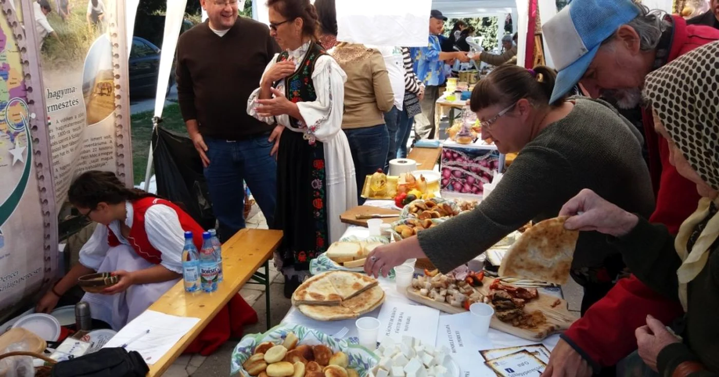 Sălăjenii s-au înghesuit să guste din bunătăţile expuse FOTO Andreea Vilcovschi