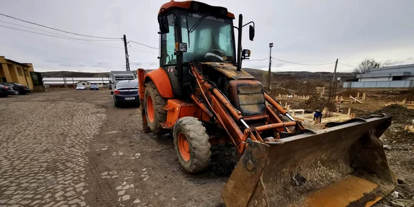 Excavator incendiat Foto Daniel Guță jpg