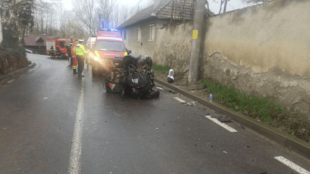 Fată de 19 ani, moartă într-un accident de ATV. Băiatul cu care era pe vehicul e și el în stare gravă