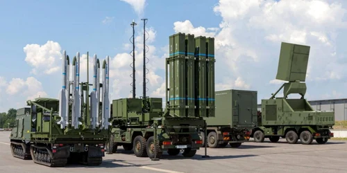 Sistem de apărare anti-aeriană de tip Iris-T FOTO via News.ro