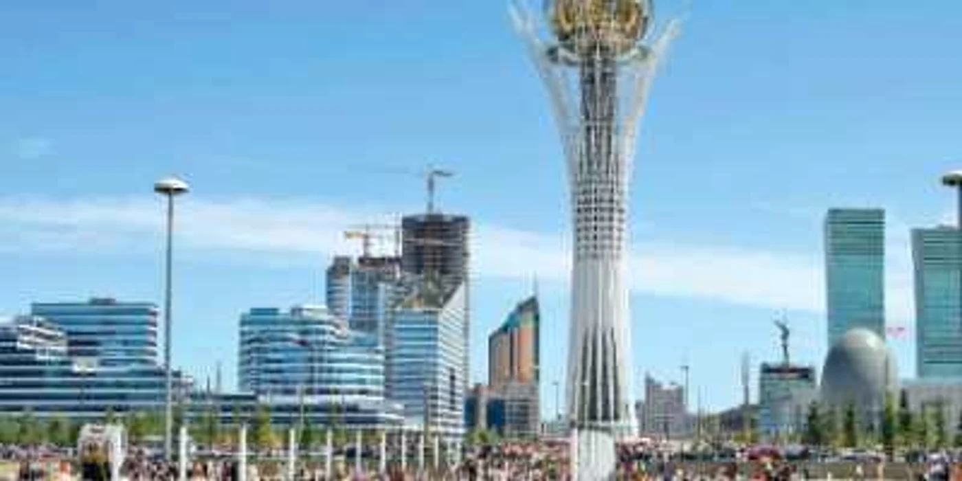 În capitala Kazahstanului, Astana, zgârie-norii sunt  din ce în ce mai numeroşi 