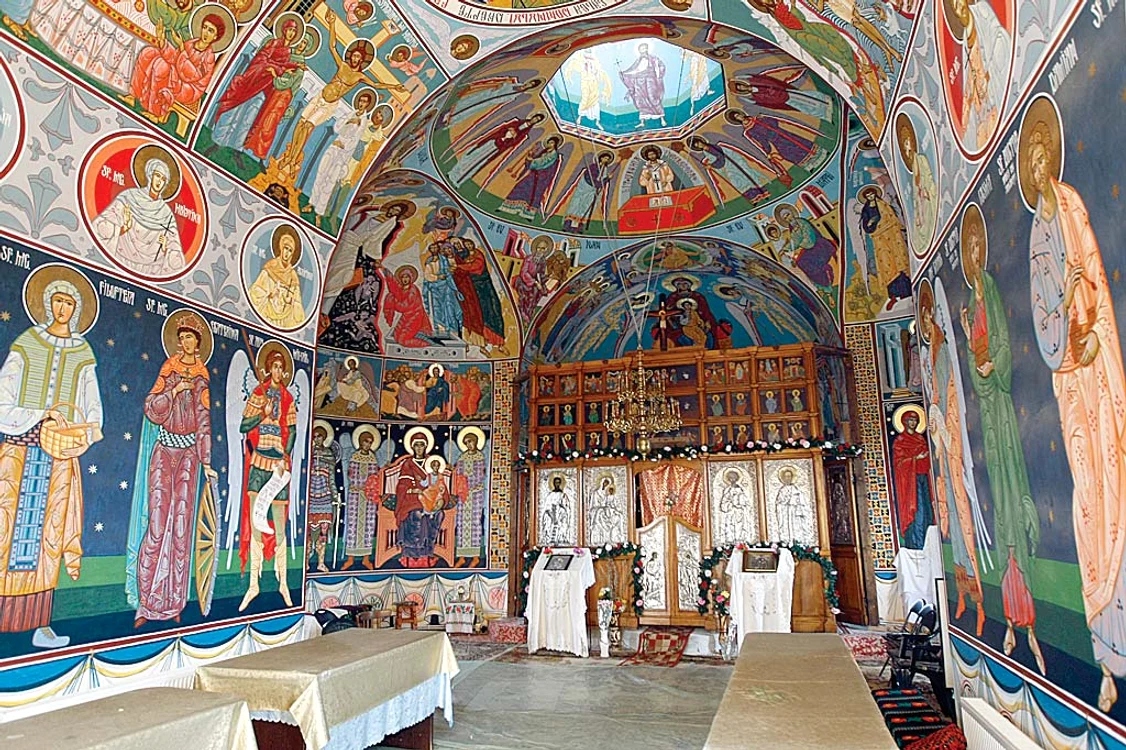 
    Sfânta Maria, tradiţii şi obiceiuri. În acestă zi, credincioşii merg la biserică să se roageFoto: David Munteanu  