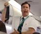 Americanul Michael McAdam însoţitorul de bord şi veteran al companiei WestJet prezentându-şi numărul comic cu instrucţiunile de zbor Foto captură video