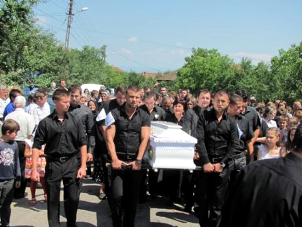 Înmormântare Adriana