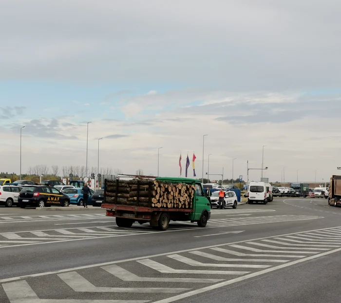 Traficul ilicit se face în egală măsură cu autocamioanele și cu autoturismele FOTO: A.M.