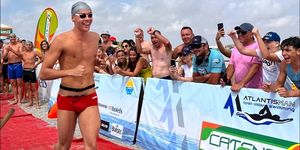 David Popovici, aclamat de fani. Foto Facebook SportExtra