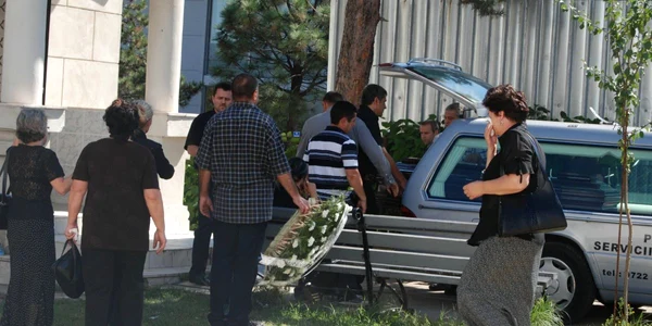 Procuroarea a fost condusă pe ultimul de drum de colegi şi prieteni