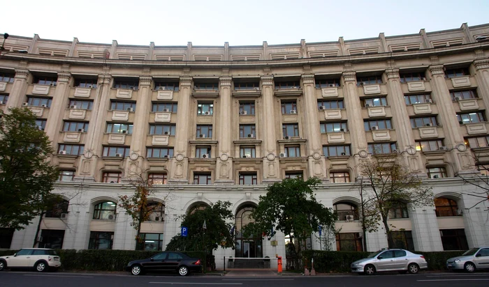 Un procuror, reținut după ce a sustras probe dintr-un dosar în care era vizat un preot, acuzat de viol asupra unui minor