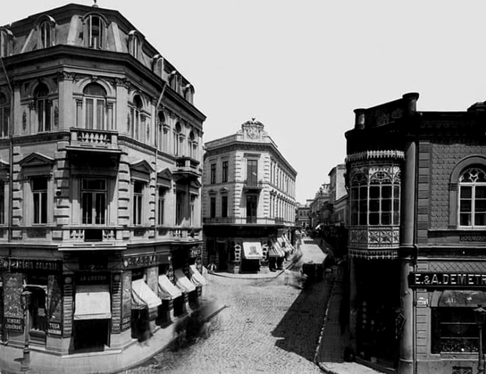 Intersecția dintre Ulița Franceză și Podul Calicilor. Foto: Facebook/Casa Filipescu Cesianu