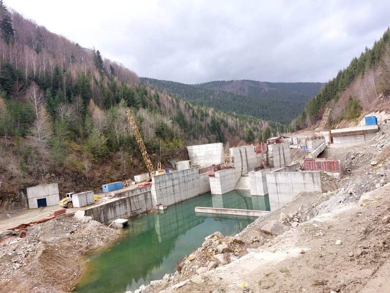 Preşedintele Nicuşor Dan a promulgat legea care permite continuarea construcţiei hidrocentralelor începute înainte de 2007