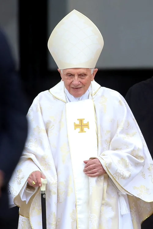 Papa Benedict și-a anunțat demisia pe 11 februarie 2013