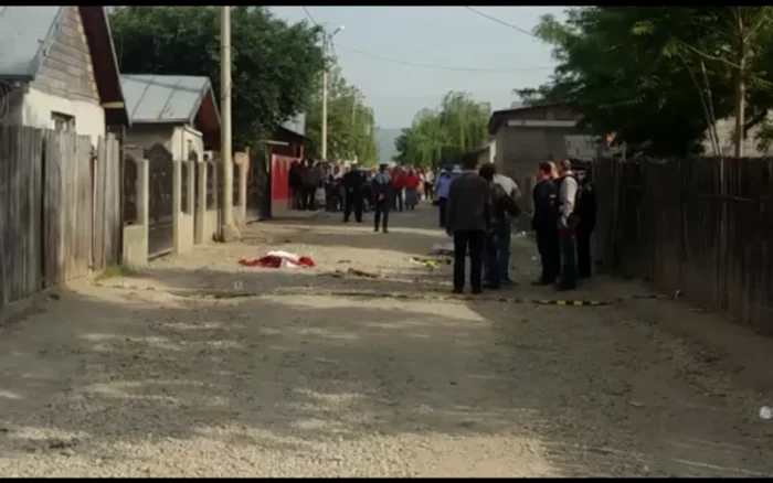 Imagini terifiante pe strada din Mizil unde o femeie a fost sfâşiată de câinii comunitari FOTO Diana Frîncu