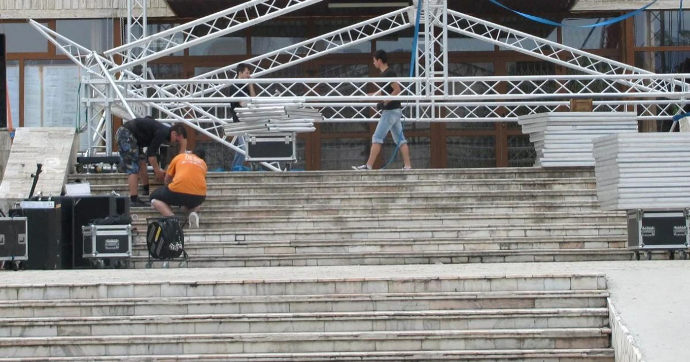 Botoşani: Organizatorii pregătesc scena