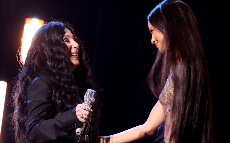 Cher și Ozzy Osbourne au intrat în Rock & Roll Hall of Fame. Gluma făcută de cântăreață: „A fost mai uşor să conving doi bărbaţi să divorţeze”