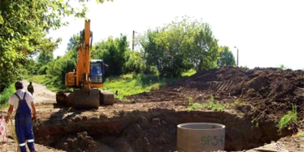 O femeie a căzut într-o staţie de epurare, în comuna Glina