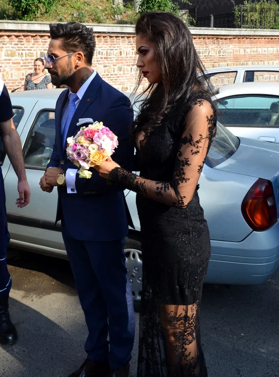 Raluca este gravidă, dar asta nu a împiedicat-o să adopte o ţinută sexy