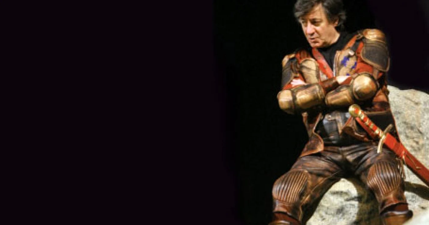 Ion Caramitru, în vârstă de 68 de ani, interpretează şi în această stagiune rolul lui Eduard al III-lea