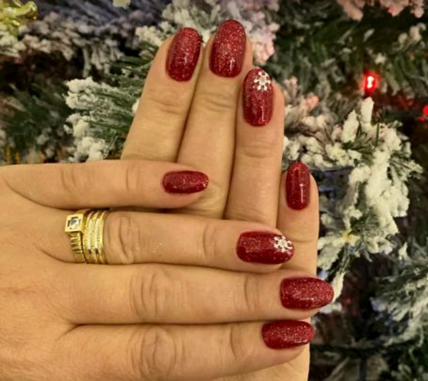 Claudia Radu realizează manichiuri dintre cele mai diverseFoto: arhivă personală