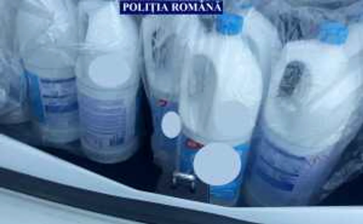 Poliţia a confiscat soluţii dezinfectante fără documente de provenineţă FOTO IPJ Călăraşi
