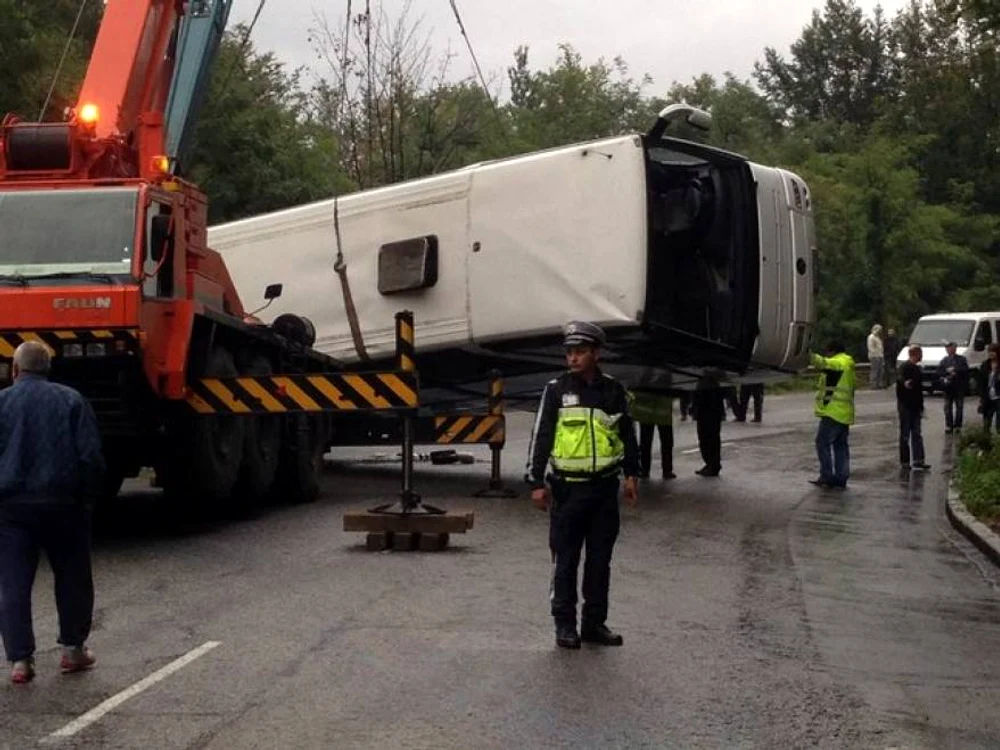 
    O femeie a murit în accidentul din Bulgaria  