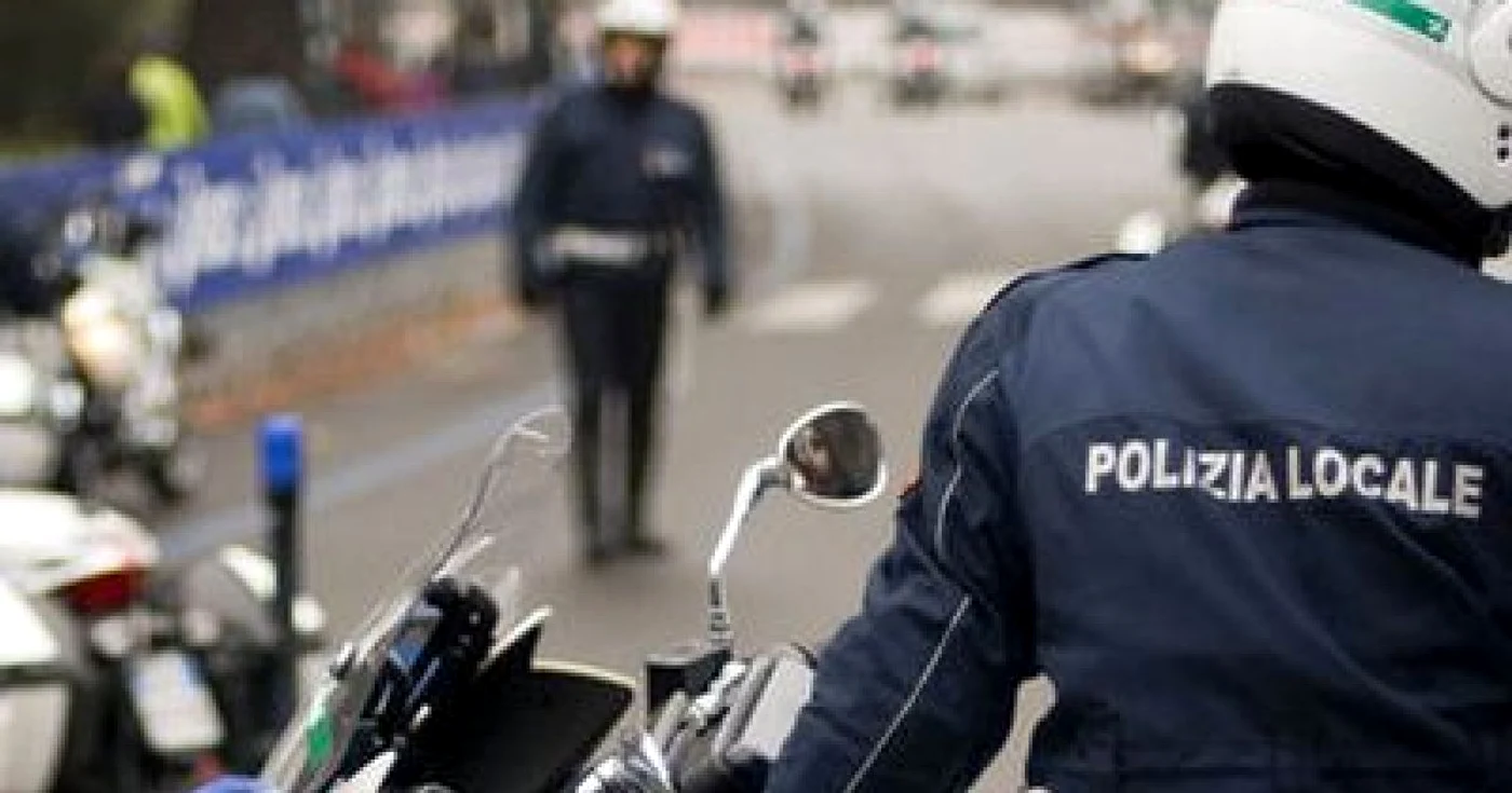 Poliţia Municpală l-a reţinut pe român