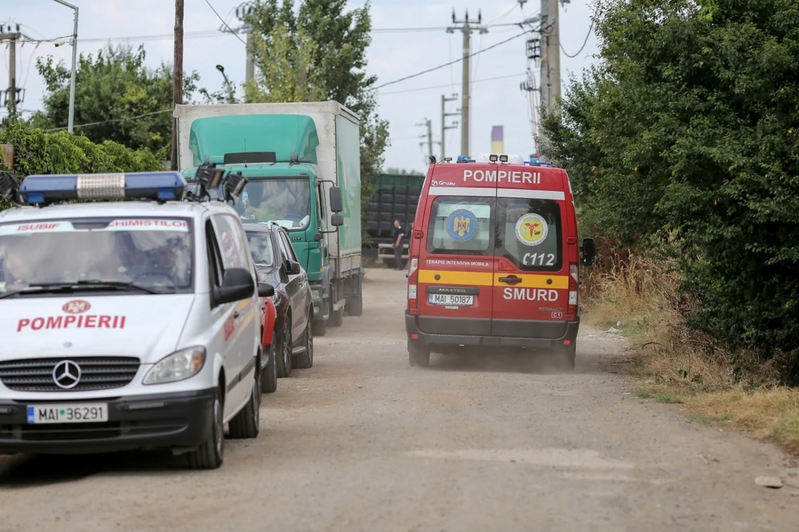 Zece persoane rănite într-un incendiu la o hală din Popeşti-Leordeni. FOTOInquam Photos / Sabin Cirstoveanu