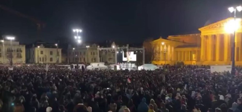 Protest în stradă la Budapesta. Ungurii, revoltați de grațierea unui bărbat condamnat într-un dosar de pedofilie VIDEO