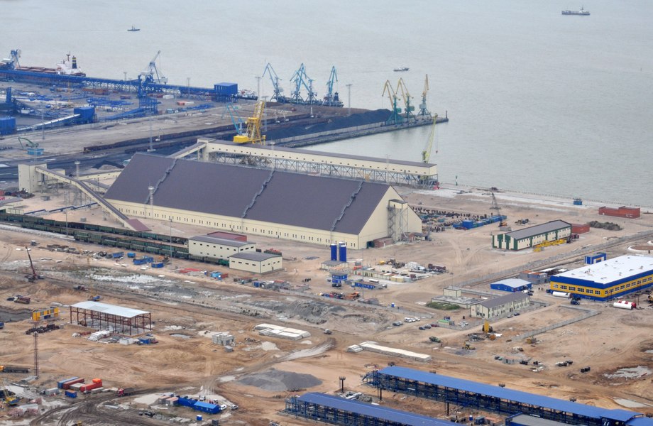 Ucraina a atacat cu drone cel mai mare port comercial al Rusiei