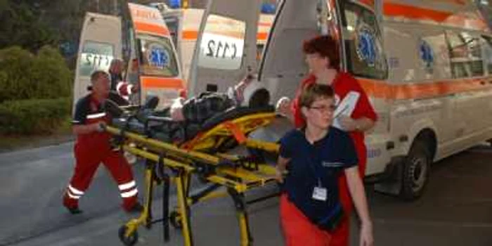 Victima a fost adusă cu o ambulanţă la spital Foto: arhivă