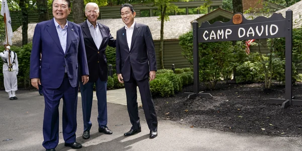 Președintele sud coreean Yoon Suk Yeol, Joe Biden și premierul japonez Fumio Kishida profimedia 0798712268 jpg