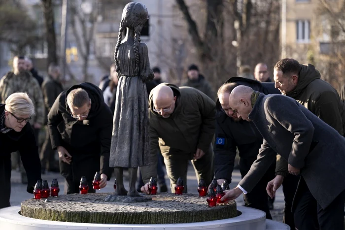 Președintele suedez aprinde o candelă la ceremonia de comemorare a Holodomorului FOTO EPA-EFE