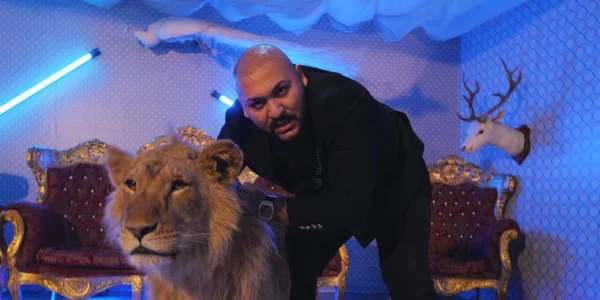 dani mocanu si un leu jpg