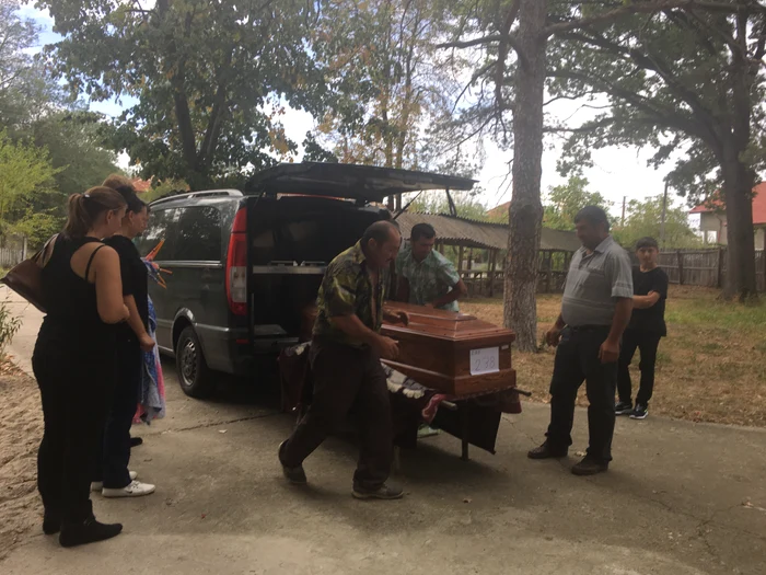 Victor Păunescu a fost înmormântat sâmbătă, în alt loc din cimitir