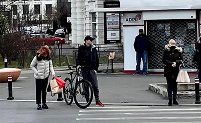 Negru a traversat regulamentar bulevardul