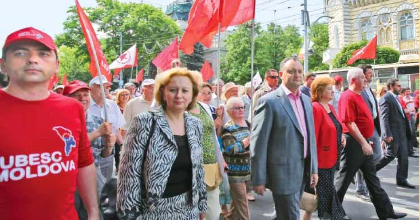 Socialiştii au organizat proteste împotriva vectorului UE şi în Chişinău FOTO: Adevărul