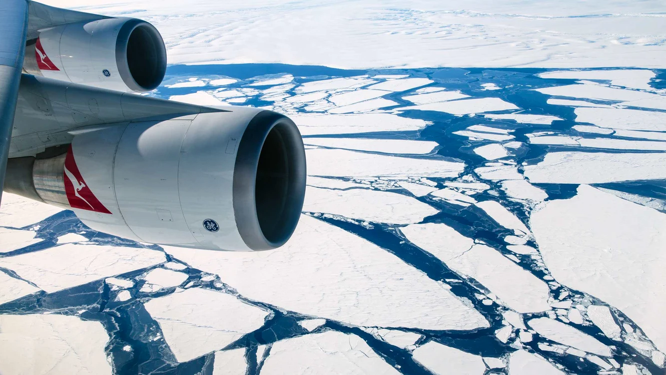 O zi deasupra Antarcticii poate fi o experienţă de neuitat