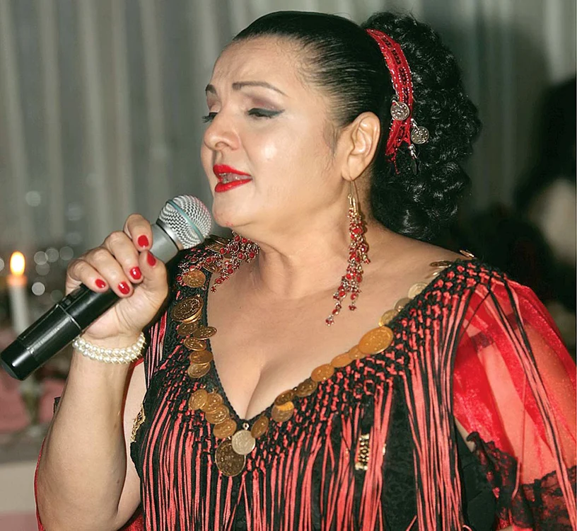 Viorica din Clejani vrea un bust mai ferm