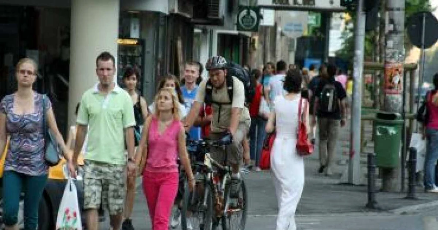 Românii mai au şi bani “de pus de-o parte”