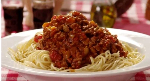 sos de rosii si carne pentru paste jpeg
