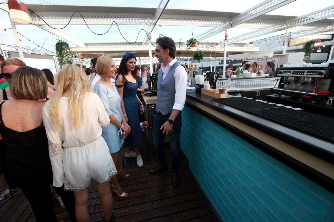 5 lavinia petrea pro tv si sotul ei procurorul romulus varga la ok rooftop party revista ok 2 jpg jpeg