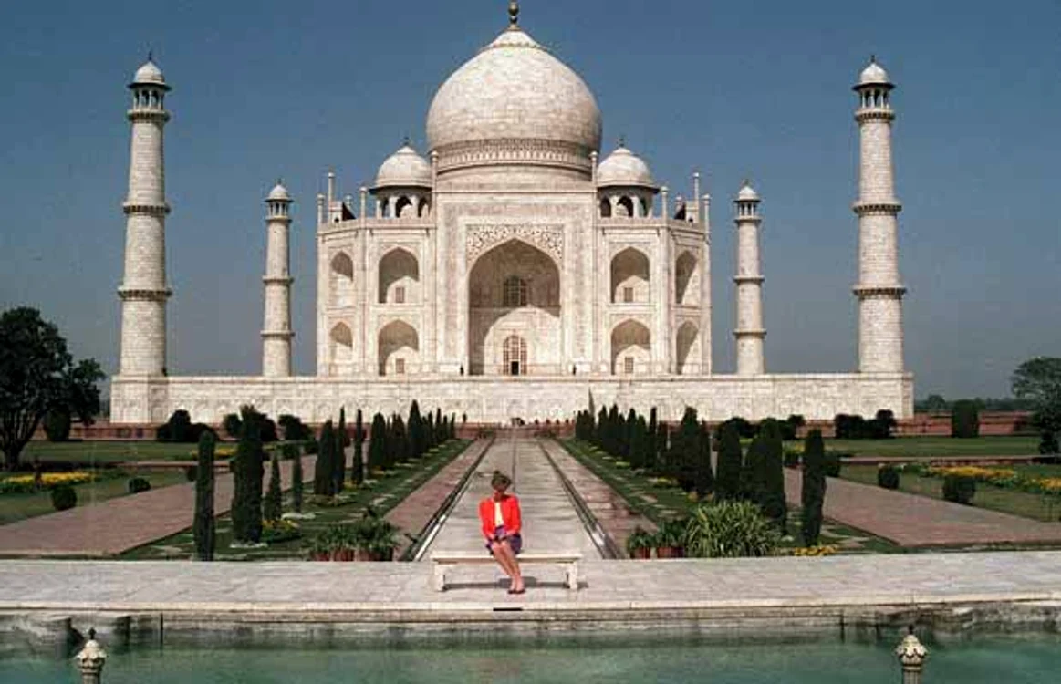 Prințesa Diana a vizitat Taj Mahal acum 24 de ani