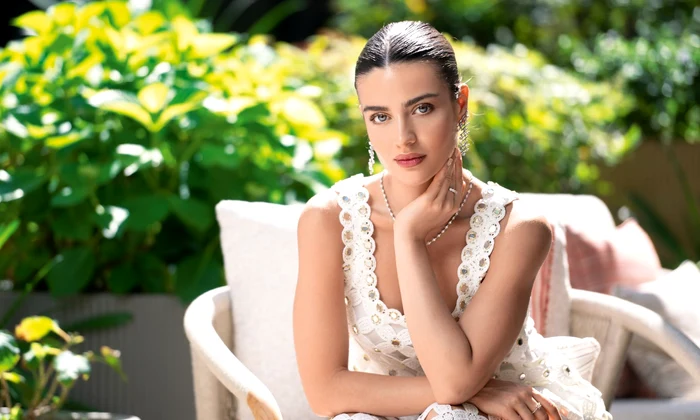Ana Bodea foto OK Magazine (2) jpg