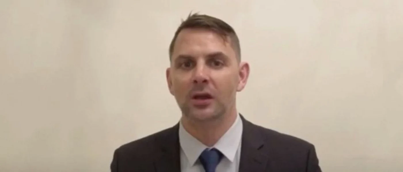 Peter Debbins FOTO captură video Youtube
