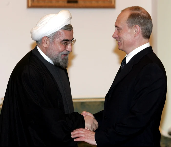 Hassan Rouhani (stânga) şi Vladimir Putin (dreapta) FOTO Reuters